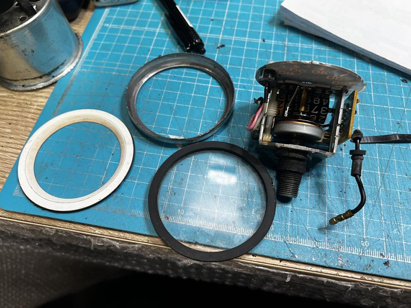 ホンダ ジャズ メーターの分解修理